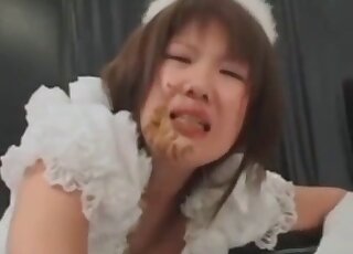 Cosplaying Japanese cutie is ready to eat poop